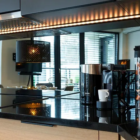 Yellow Star Z Widokiem 아파트 옐레니아구라