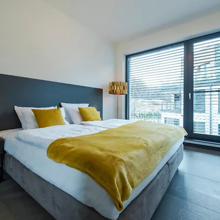 Yellow Star Z Widokiem *