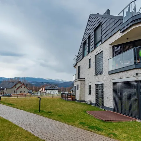 Yellow Star Z Widokiem *