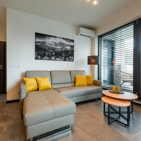 아파트 Yellow Star Z Widokiem 옐레니아구라