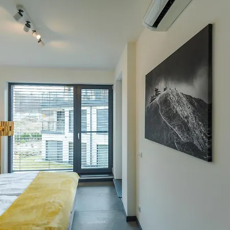 Yellow Star Z Widokiem شقة