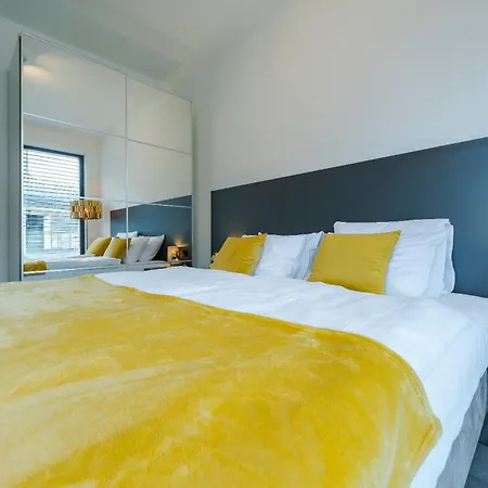 Yellow Star Z Widokiem 아파트 *