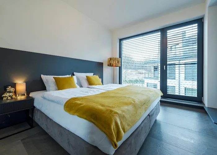 Yellow Star Z Widokiem *