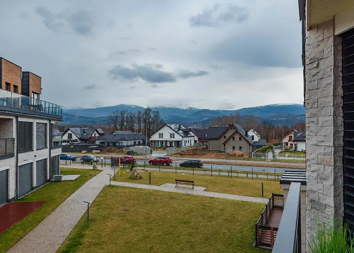 Yellow Star Z Widokiem