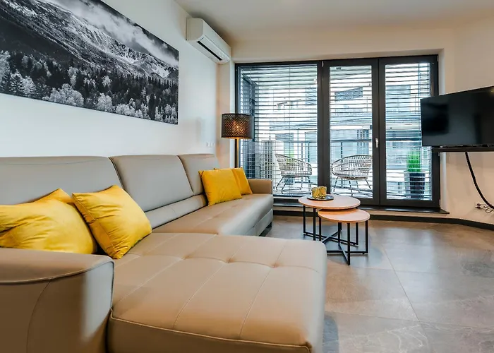 Yellow Star Z Widokiem * Jelenia Góra