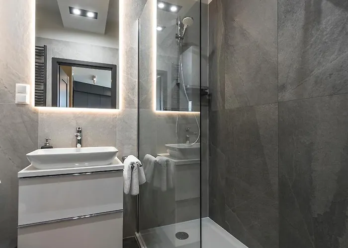 Yellow Star Z Widokiem *