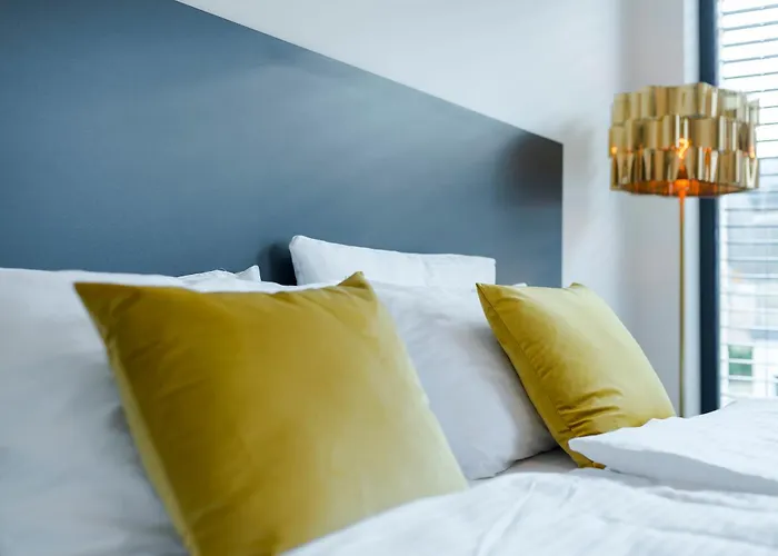 Yellow Star Z Widokiem